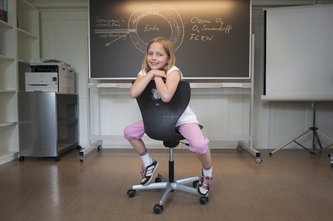 Gesicht frontal, gemalte Rasterpunkte